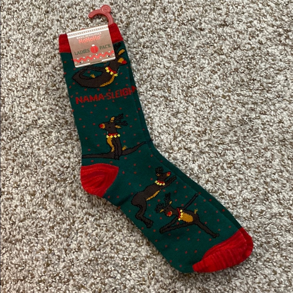 NWT Basic Resources Nama-sleigh Crew Socks